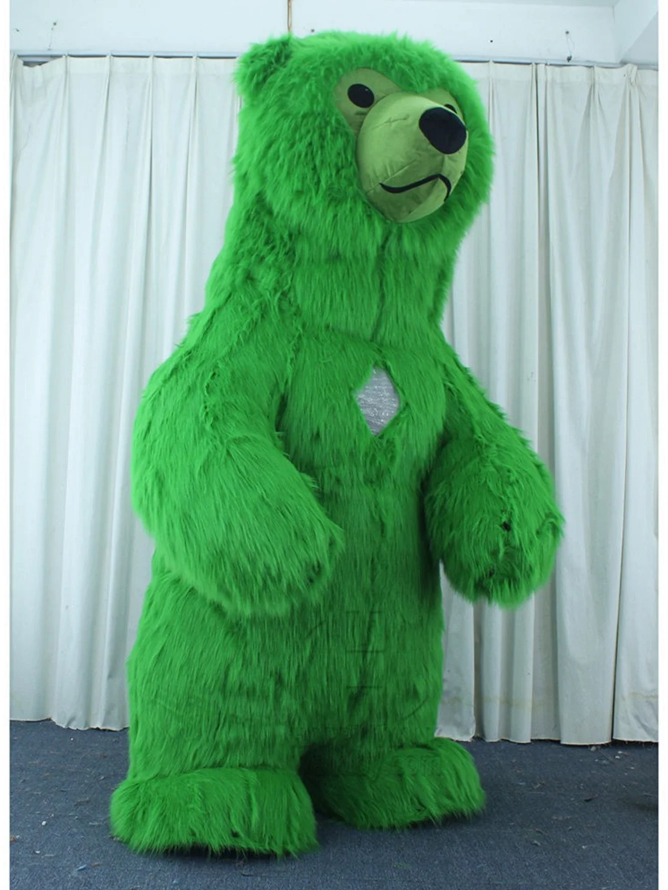 Opblaasbaar mascottenkostuum v - Suits recensie en prijs